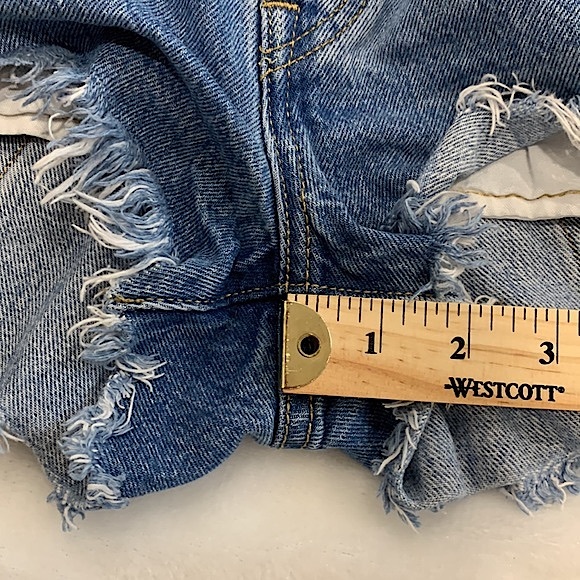 Levi's Premium Denim Jean Shorts Womens Size 25 Button Fly Distressed Frayed Hem - Picture 13 of 15